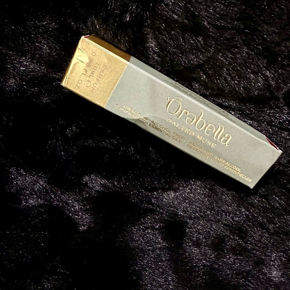 Gold and Gray travel sample